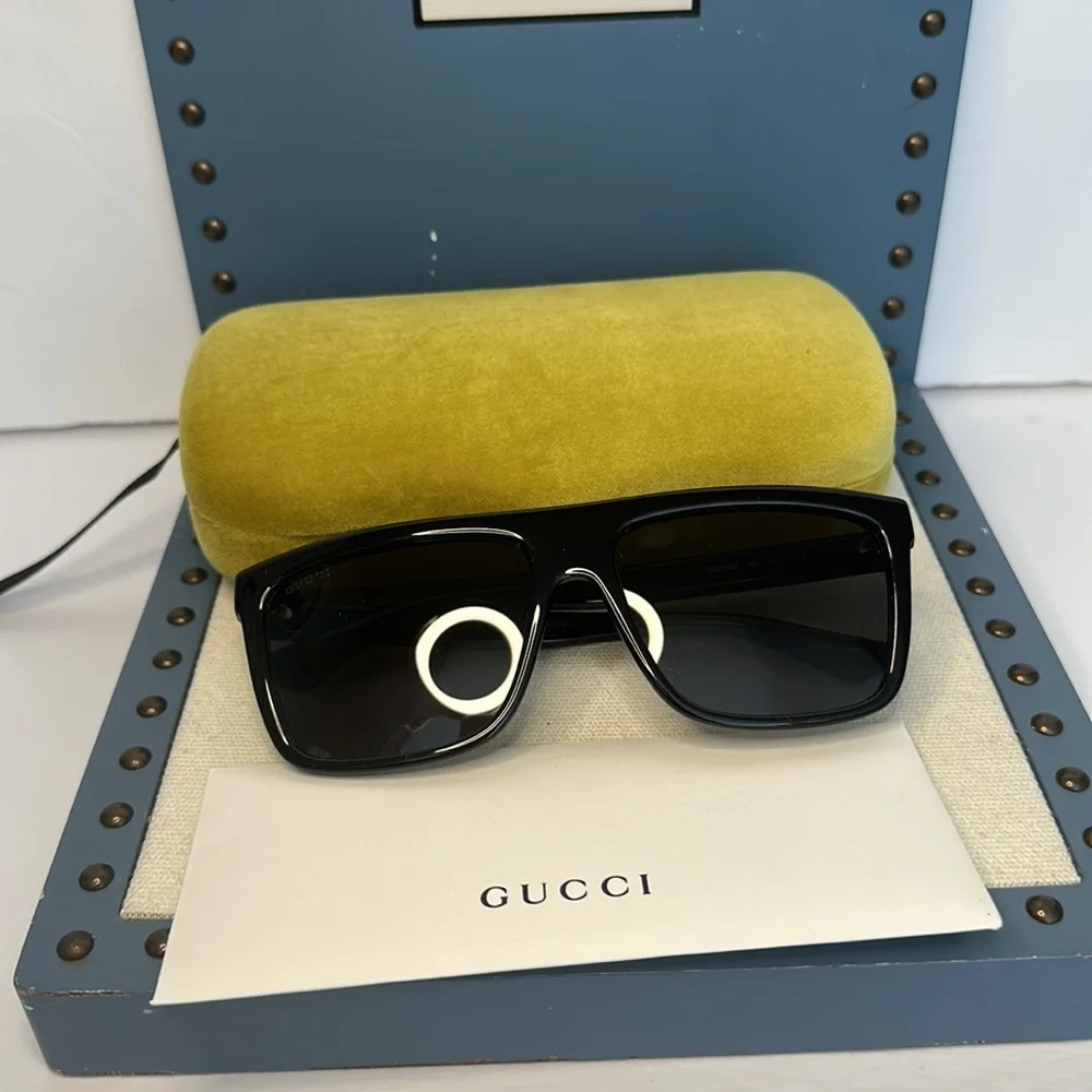 Gucci Eyewear GG0748s 001 oversized square-frame sunglasses